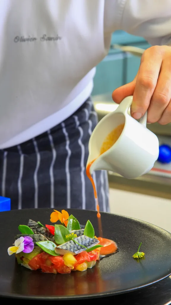 Olivier Samin, cuisinant au "Carré d