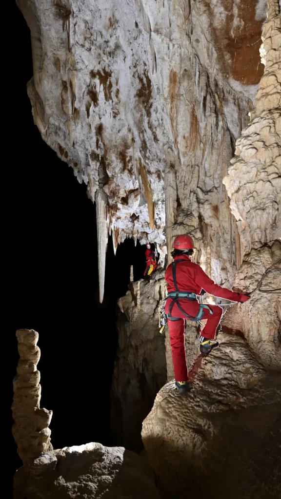 Caving trail "Le vertige souterrain" of the Aven d