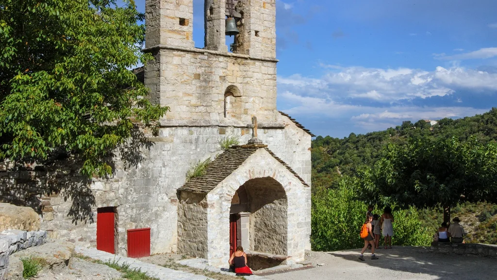 Eglise du village de caractère de Naves