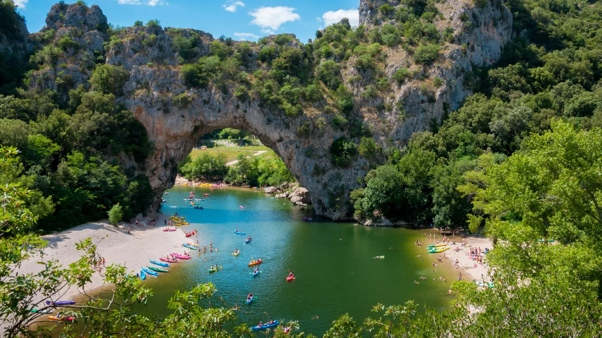 Pont d'Arc en été