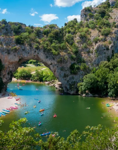 Pont d'Arc en été