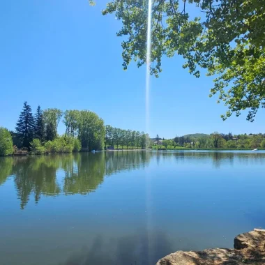 Lac aux Ramiers à Vernoux en Vivarais au printemps/été