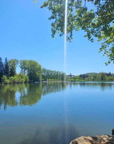 Lac aux Ramiers à Vernoux en Vivarais au printemps/été