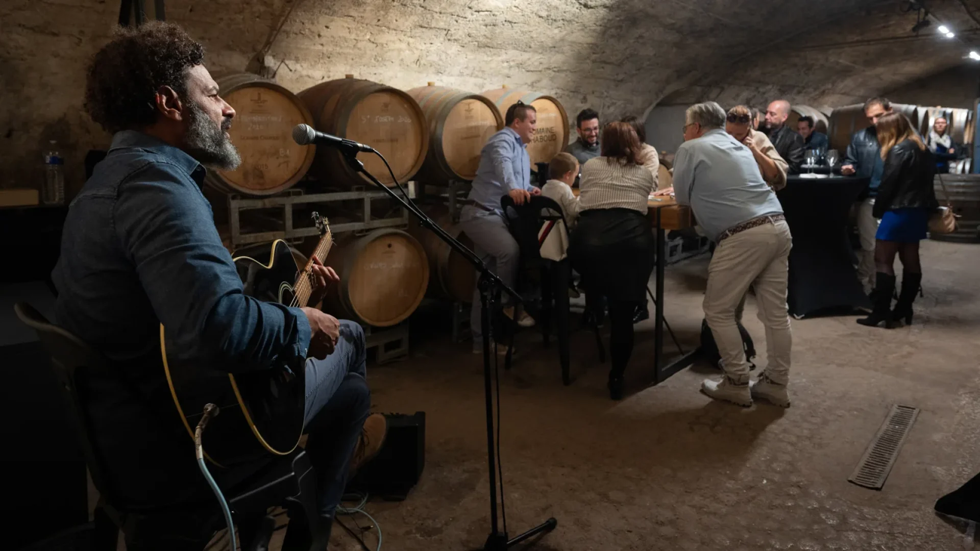 Concert et dégustation dans une cave de vignoble