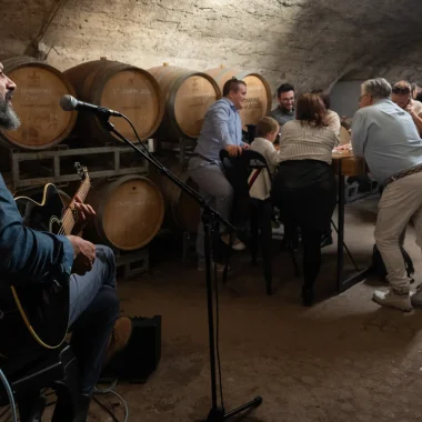 Concert et dégustation dans une cave de vignoble