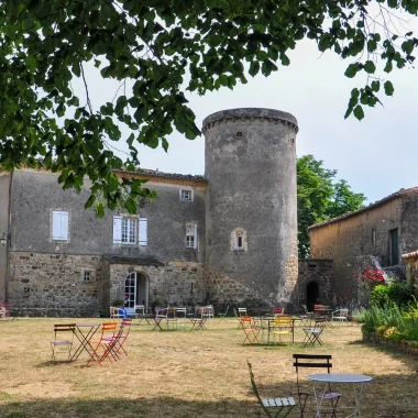 Hébergement au Château de Liviers en été