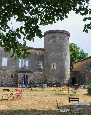 Hébergement au Château de Liviers en été