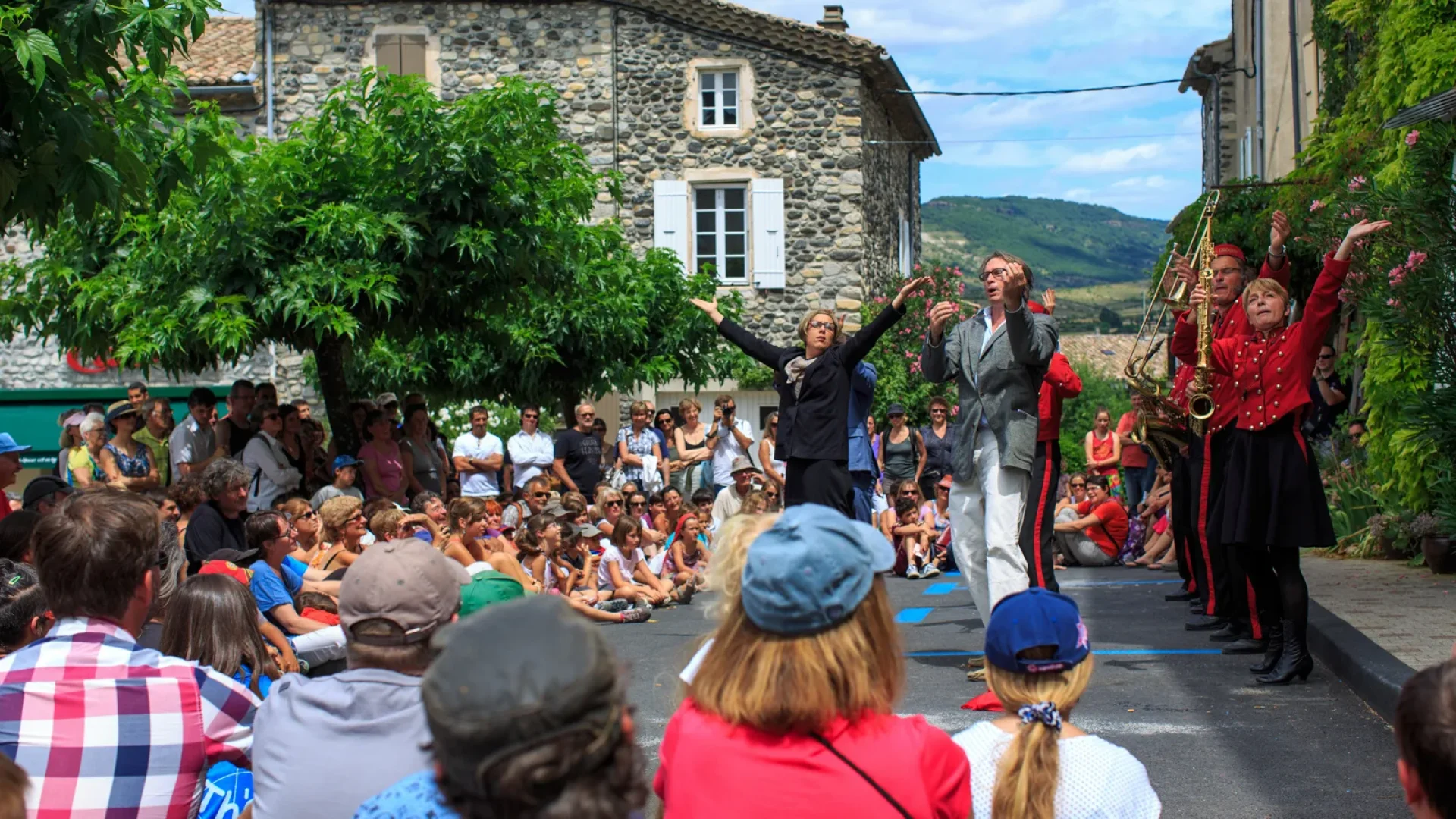 Festival d'Alba, au village de caractère d'Alba-la-Romaine, en été