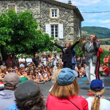 Festival d'Alba, au village de caractère d'Alba-la-Romaine, en été