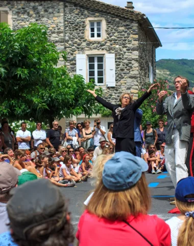 Festival d'Alba, au village de caractère d'Alba-la-Romaine, en été