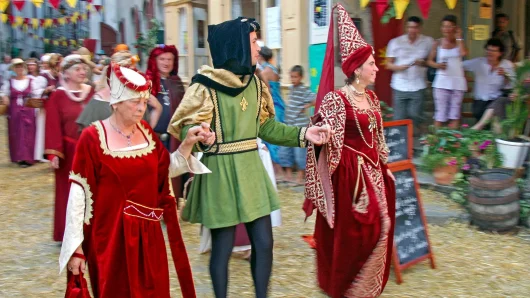 Festival médiéval du village de caractère de Désaignes, en été